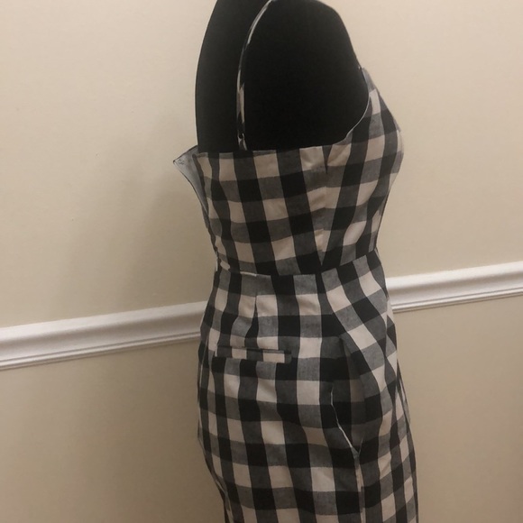 Size. Small Checkered pattern Jumpsuit - Picture 3 of 6